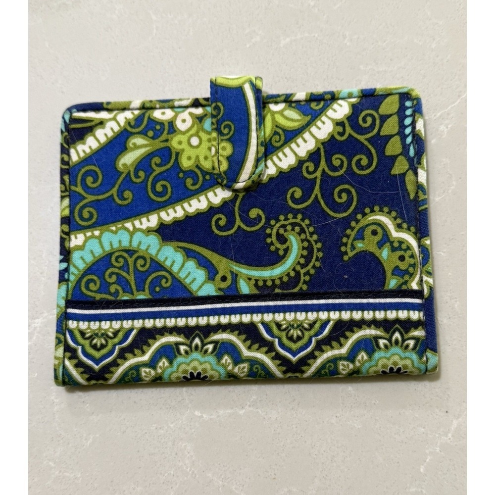 VERA BRADLEY Fold Over Cotton Passport Cover with ID Slip/Rhythm‎ and Blues Ret